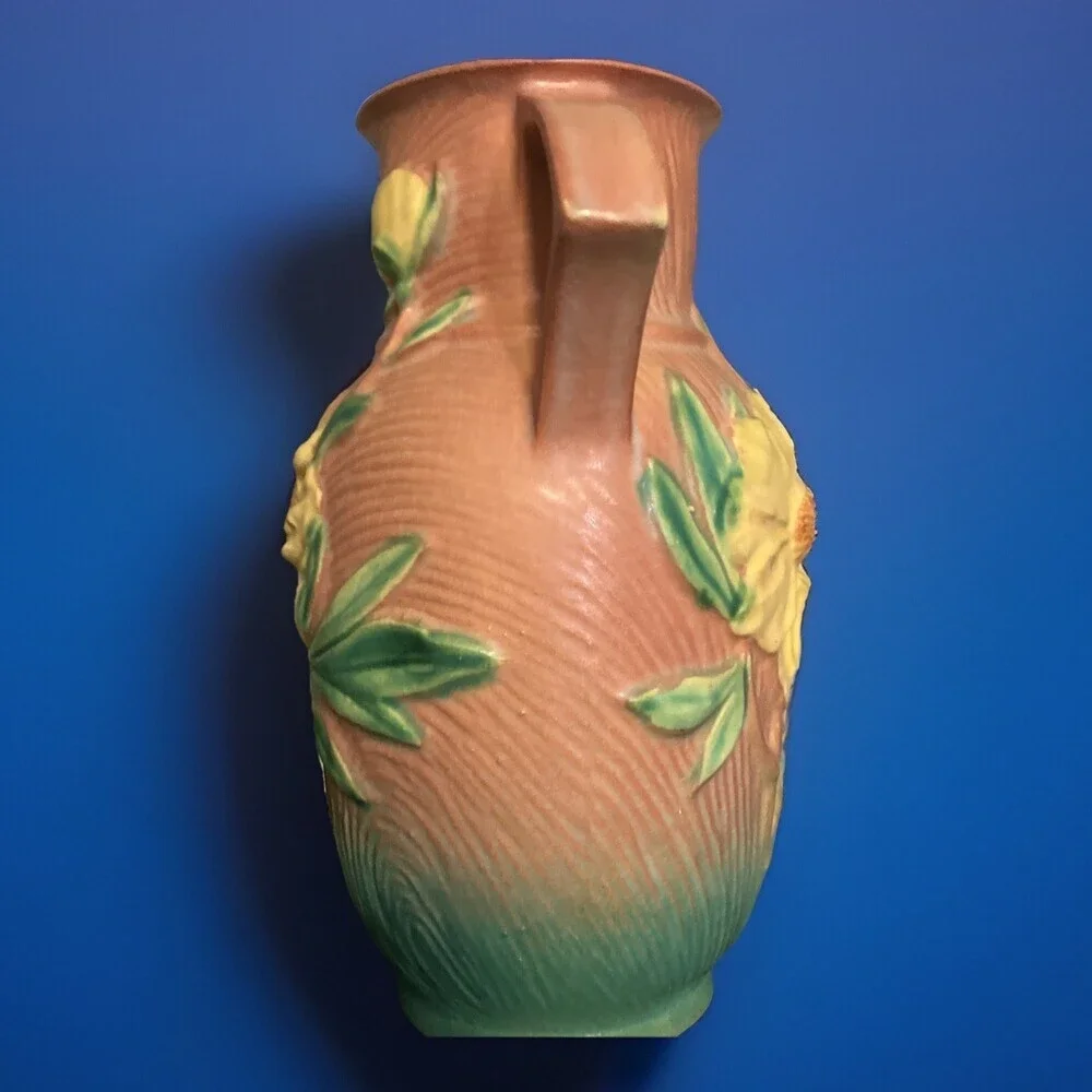 Vintage Roseville Peony 9 1/4” Two Handled Vase 64-9